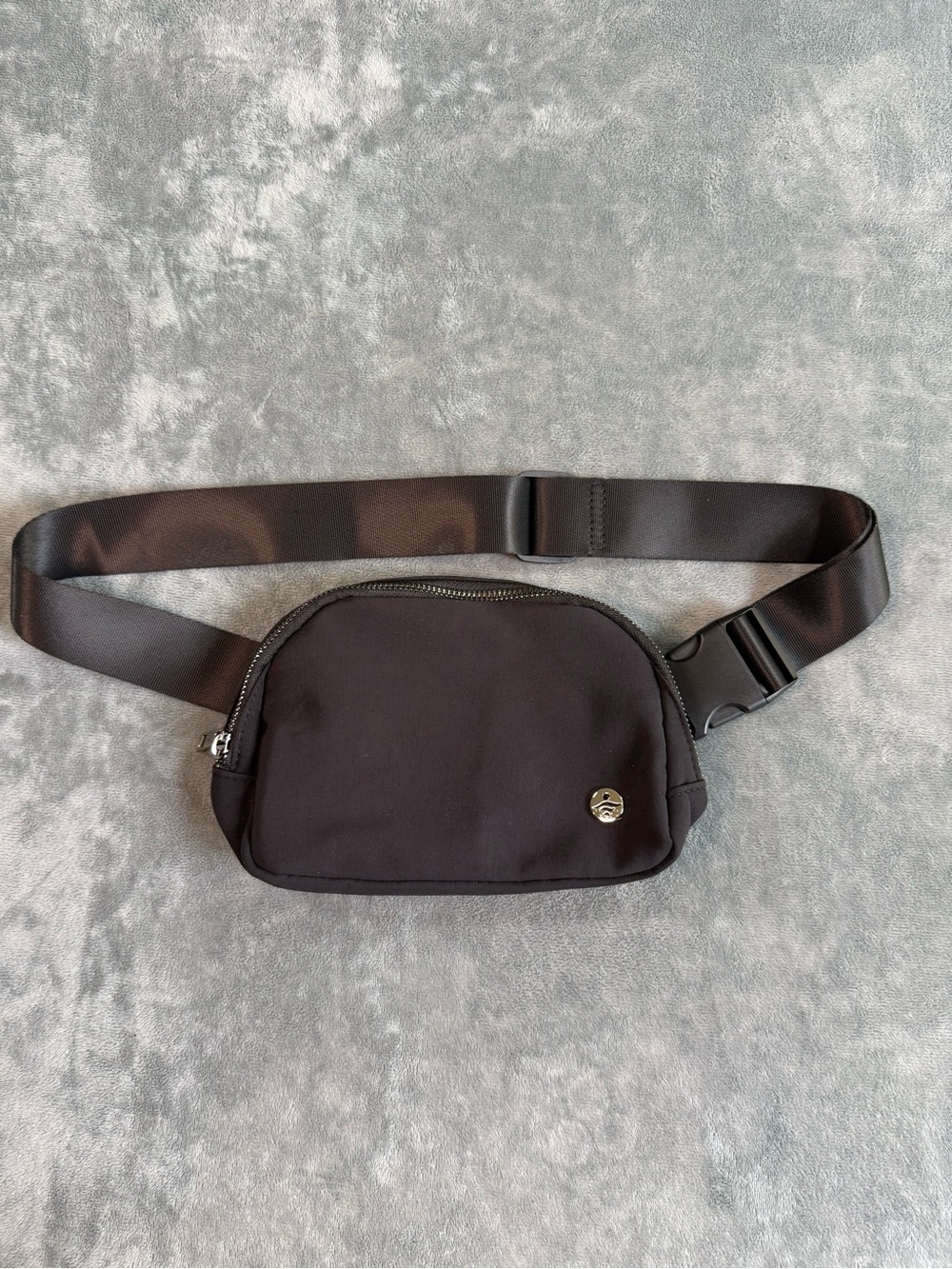 Halara Black Multi-Pocket Crossbody Belt Bag – NWOT